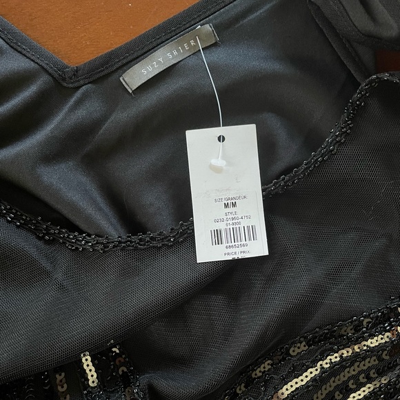 Glitz and glamor dress 🪩 - Picture 4 of 4